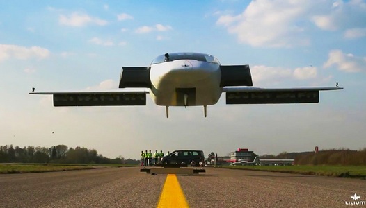 успешное испытание первого в мире летающего электрокара