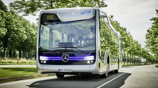 Mercedes Benz представила автобус будущего Future Bus