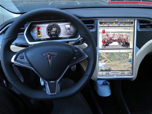 Разработанный автопилот Tesla Model S